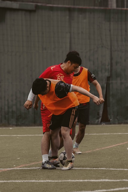 手点让他